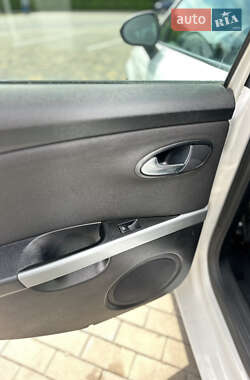 Хэтчбек SEAT Leon 2009 в 