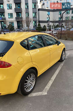 Хэтчбек SEAT Leon 2011 в 