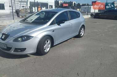 Хетчбек SEAT Leon 2005 в Петропавлівській Борщагівці