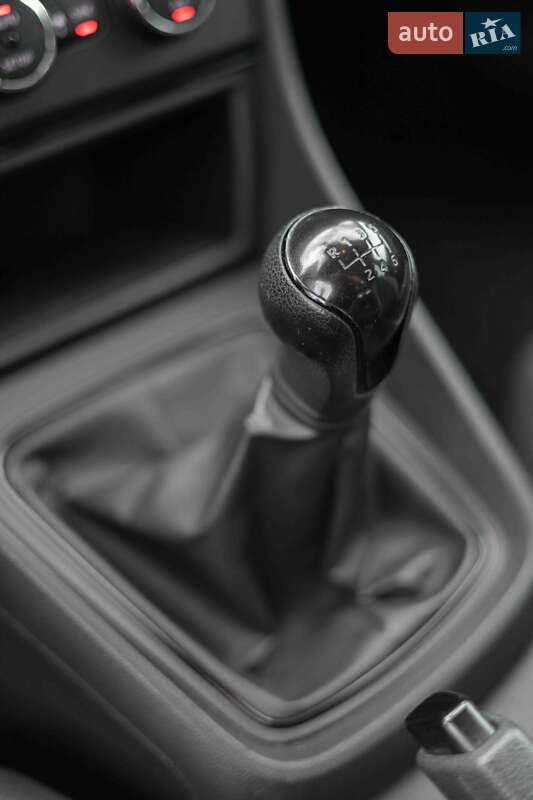 Універсал SEAT Leon 2014 в Ужгороді