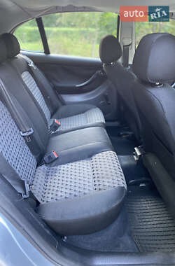 Хэтчбек SEAT Leon 2000 в 