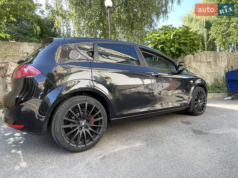 Хетчбек SEAT Leon 2008 в Вінниці