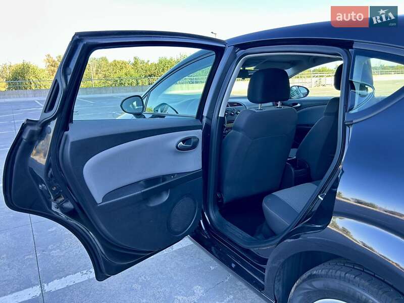 Хэтчбек SEAT Leon 2011 в Киеве фото 13 Хэтчбек SEAT Leon 2011 в Киеве
