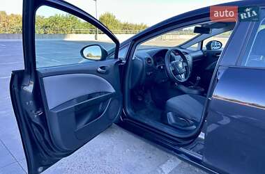 Хэтчбек SEAT Leon 2011 в 