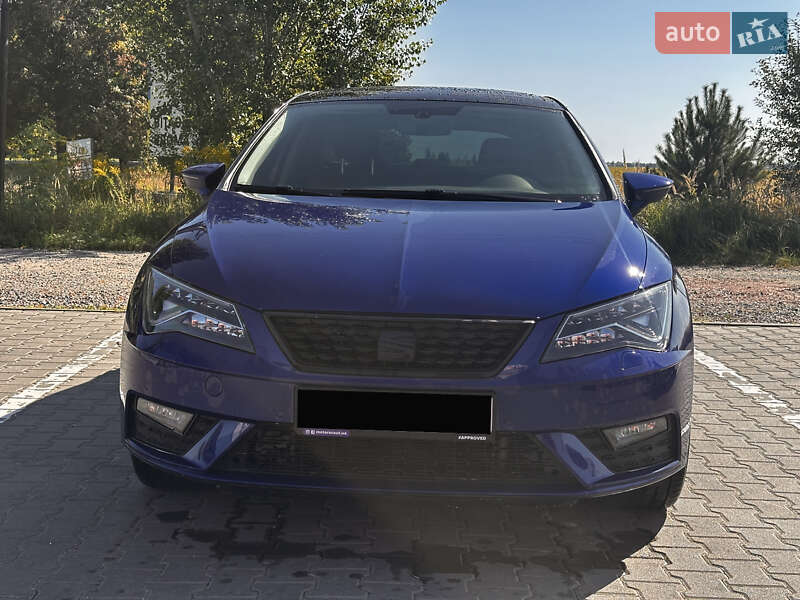 Хэтчбек SEAT Leon 2017 в Киеве