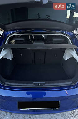 Хэтчбек SEAT Leon 2017 в 