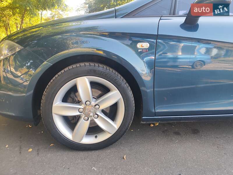 Хэтчбек SEAT Leon 2006 в Киеве