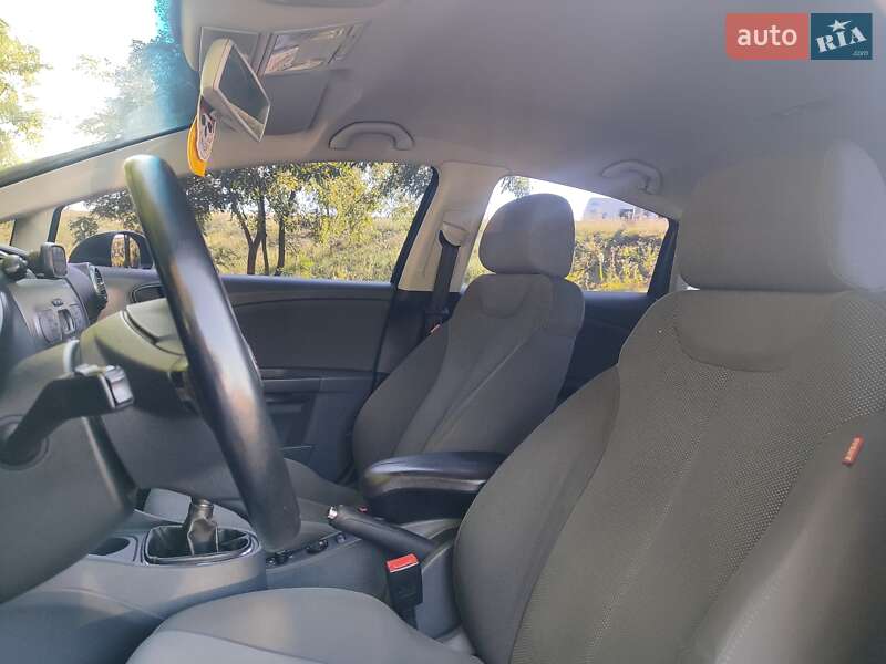 Хэтчбек SEAT Leon 2006 в Киеве