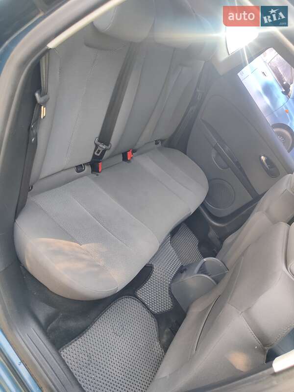 Хэтчбек SEAT Leon 2006 в Киеве