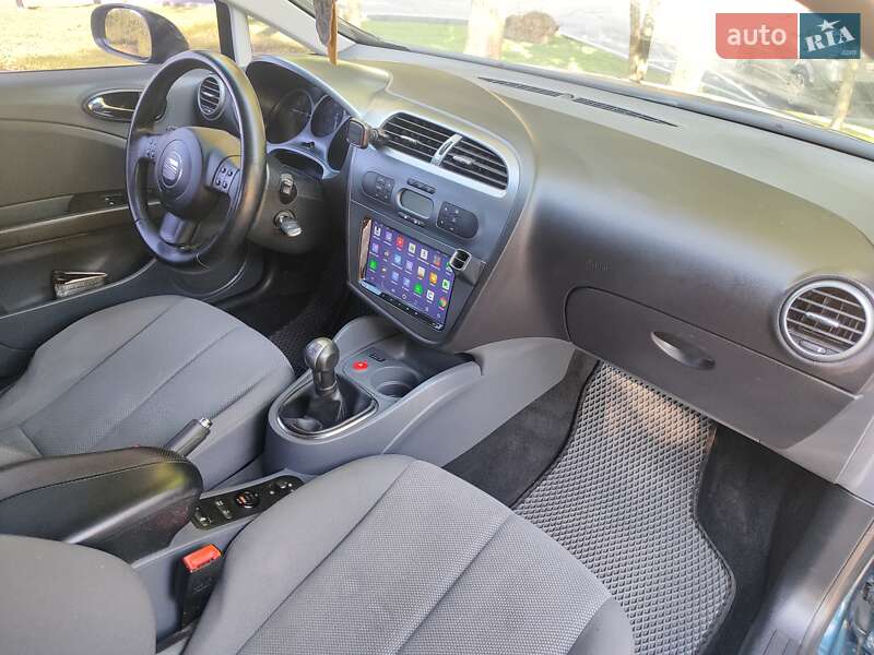 Хэтчбек SEAT Leon 2006 в Киеве