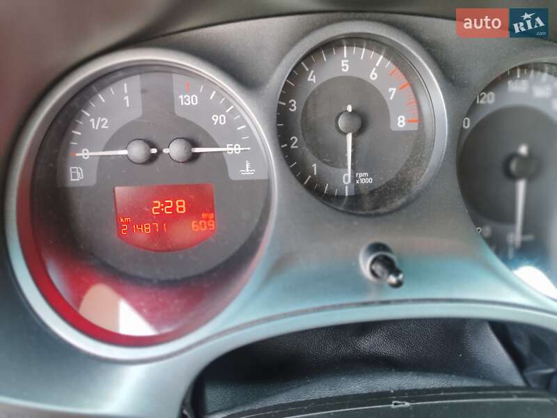 Хэтчбек SEAT Leon 2006 в Киеве