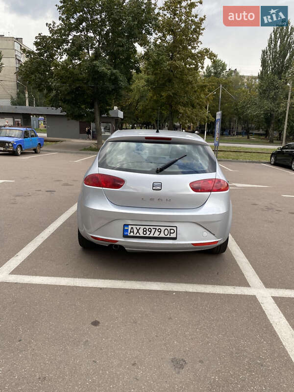 Хэтчбек SEAT Leon 2010 в Полтаве