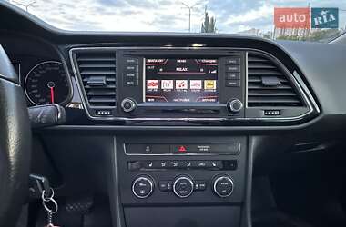 Хэтчбек SEAT Leon 2013 в 