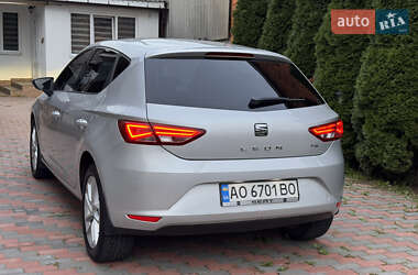 Хэтчбек SEAT Leon 2013 в 