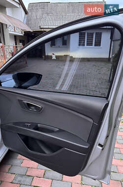 Хэтчбек SEAT Leon 2013 в 