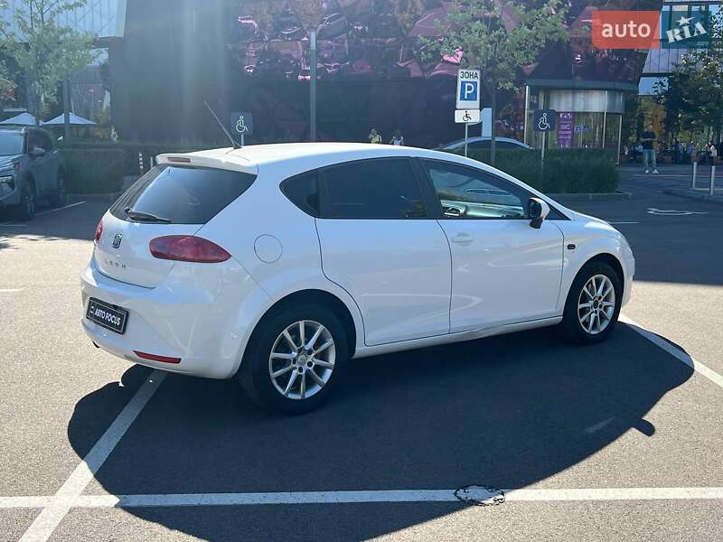 Хэтчбек SEAT Leon 2011 в Киеве