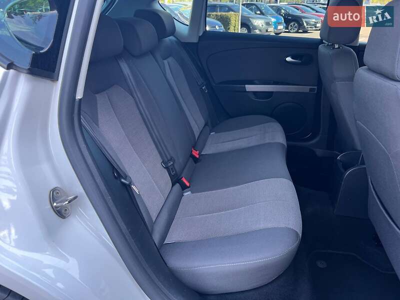 Хэтчбек SEAT Leon 2011 в Киеве