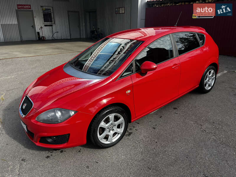 Хэтчбек SEAT Leon 2010 в 