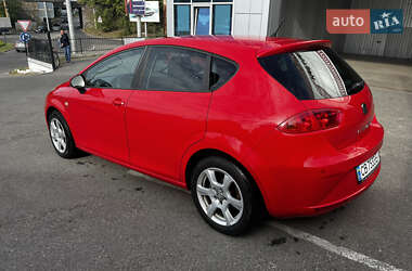 Хэтчбек SEAT Leon 2010 в 