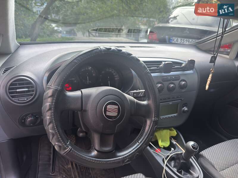 Хэтчбек SEAT Leon 2009 в Киеве