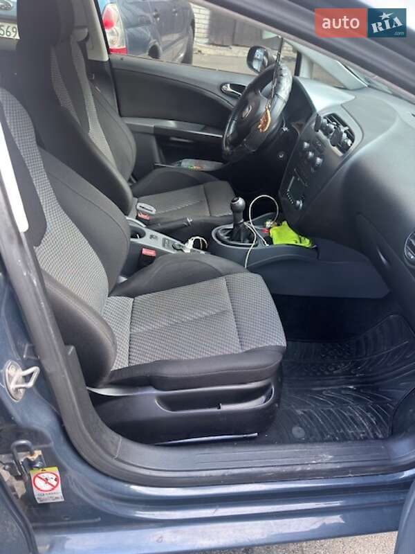 Хэтчбек SEAT Leon 2009 в Киеве