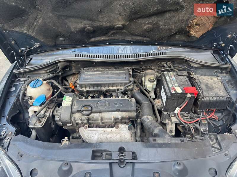 Хэтчбек SEAT Leon 2009 в Киеве