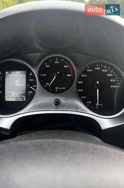Хэтчбек SEAT Leon 2011 в 