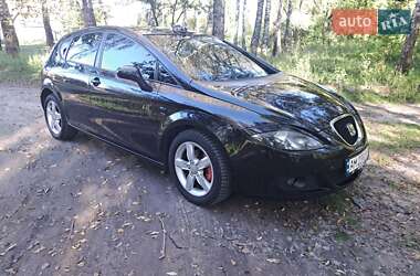 Хэтчбек SEAT Leon 2008 в Звягеле