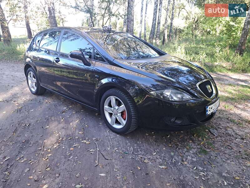 Хэтчбек SEAT Leon 2008 в 