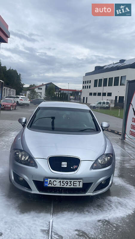 Хэтчбек SEAT Leon 2011 в Тернополе