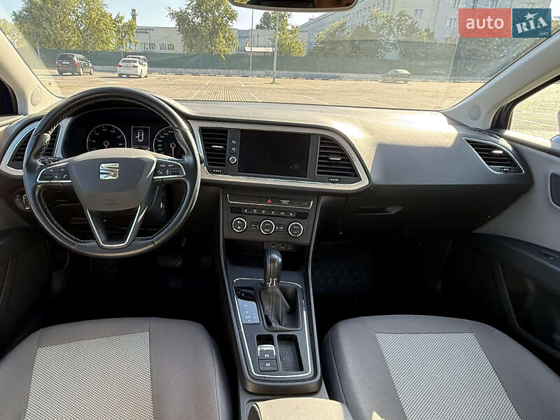 Хэтчбек SEAT Leon 2017 в Киеве