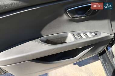 Хэтчбек SEAT Leon 2013 в 