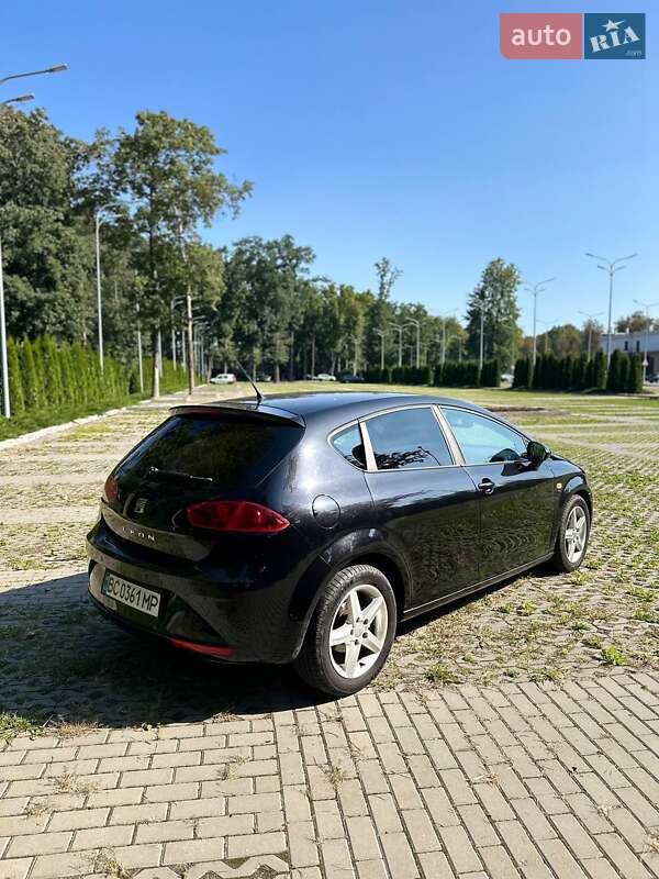 Хэтчбек SEAT Leon 2009 в Харькове