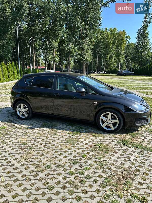 Хэтчбек SEAT Leon 2009 в Харькове