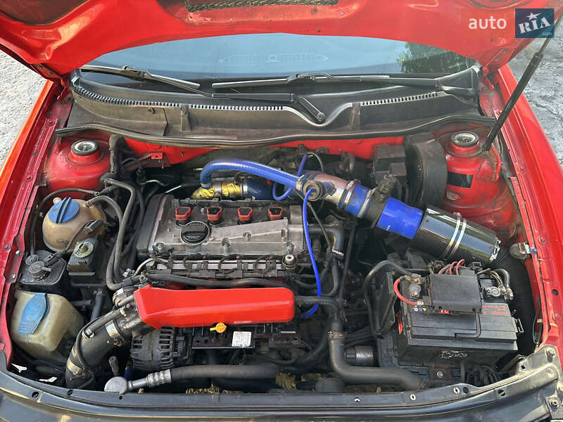 Хетчбек SEAT Leon 2004 в Кам'янському