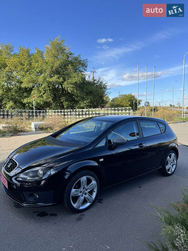 Хэтчбек SEAT Leon 2012 в Великой Багачке