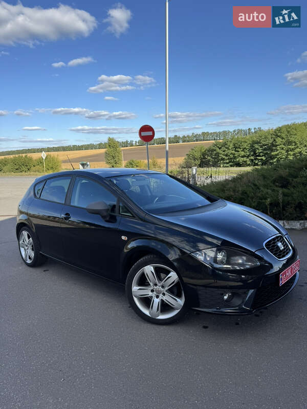 Хэтчбек SEAT Leon 2012 в Великой Багачке