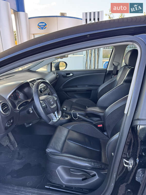 Хэтчбек SEAT Leon 2012 в Великой Багачке