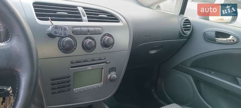 Хэтчбек SEAT Leon 2009 в Львове