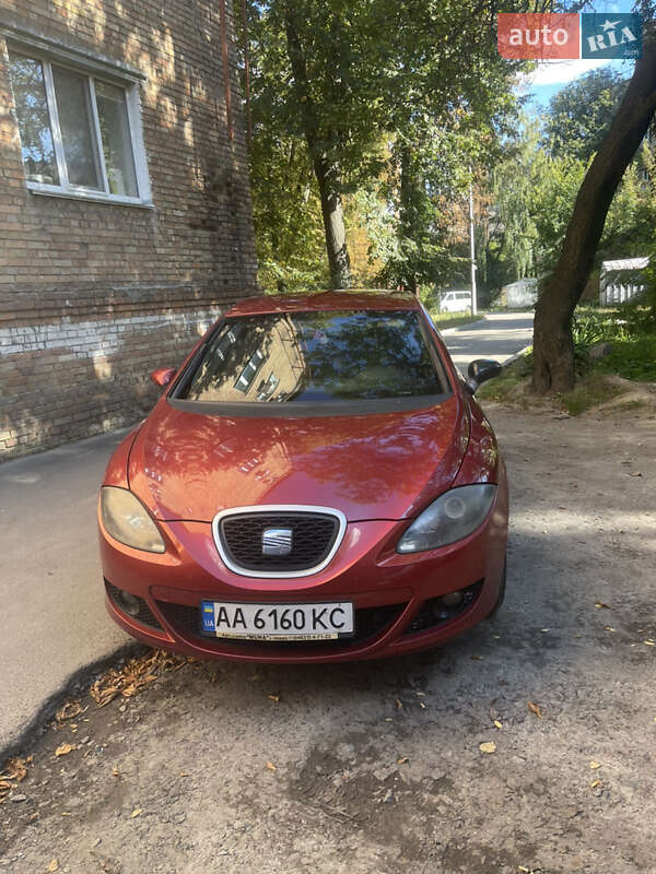 Хэтчбек SEAT Leon 2005 в Киеве