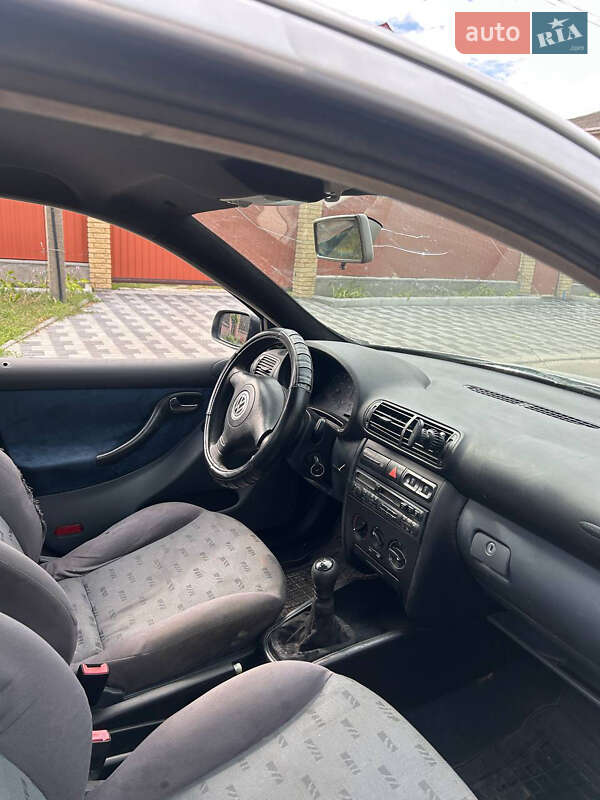Хэтчбек SEAT Leon 2001 в Броварах