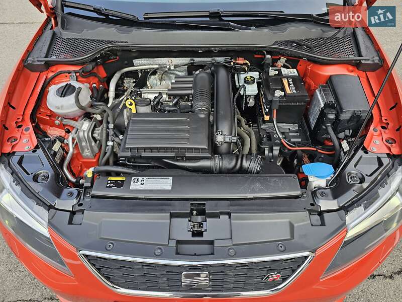Хэтчбек SEAT Leon 2016 в Киеве