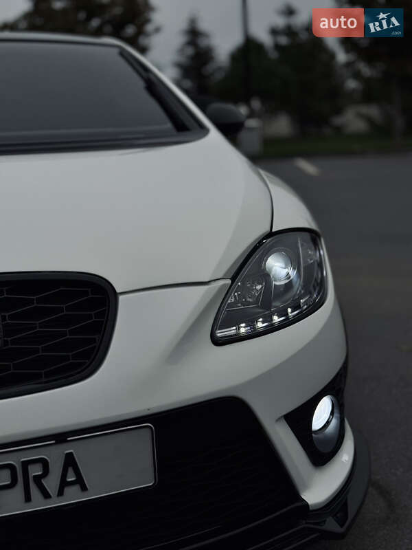 Хэтчбек SEAT Leon 2010 в Днепре