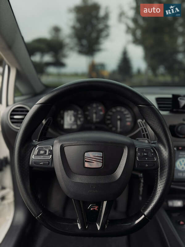 Хэтчбек SEAT Leon 2010 в Днепре