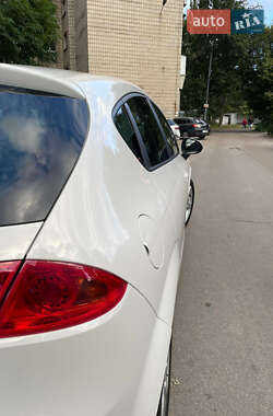 Хэтчбек SEAT Leon 2011 в 