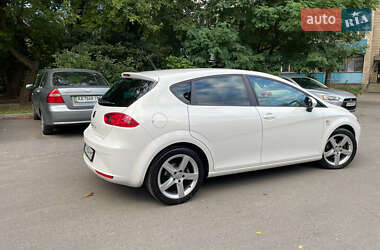 Хэтчбек SEAT Leon 2011 в 