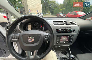 Хэтчбек SEAT Leon 2011 в 
