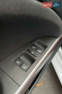 Хэтчбек SEAT Leon 2011 в 