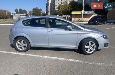 Хэтчбек SEAT Leon 2010 в 