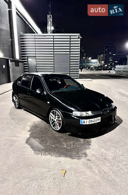 Хэтчбек SEAT Leon 2004 в 